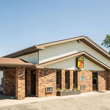 Super 8 By Wyndham Fergus Falls Екстериор снимка