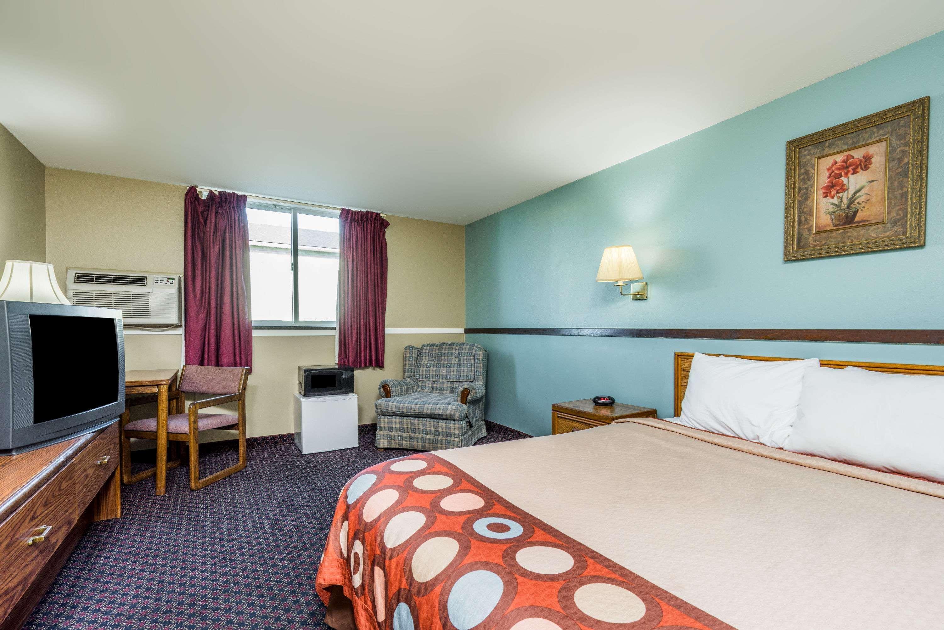 Super 8 By Wyndham Fergus Falls Екстериор снимка