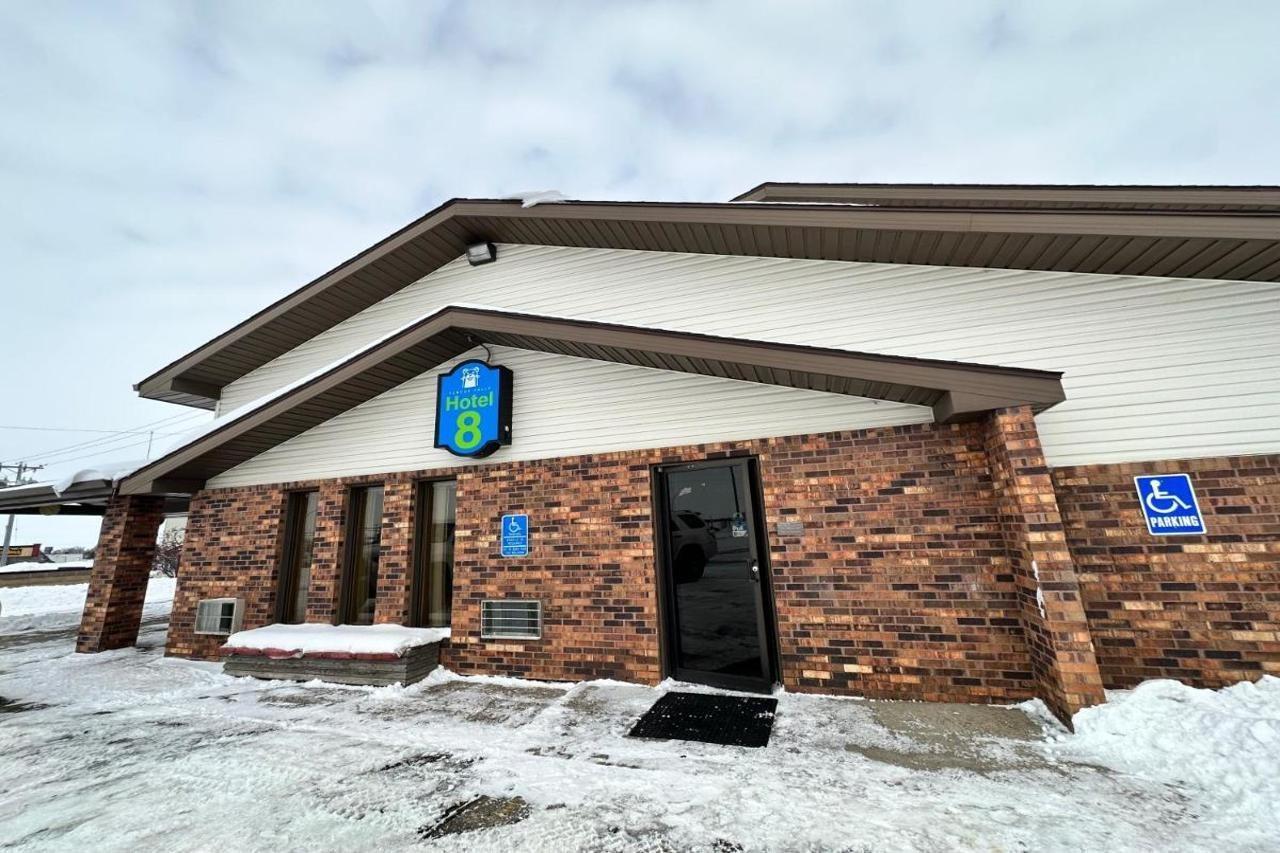 Super 8 By Wyndham Fergus Falls Екстериор снимка