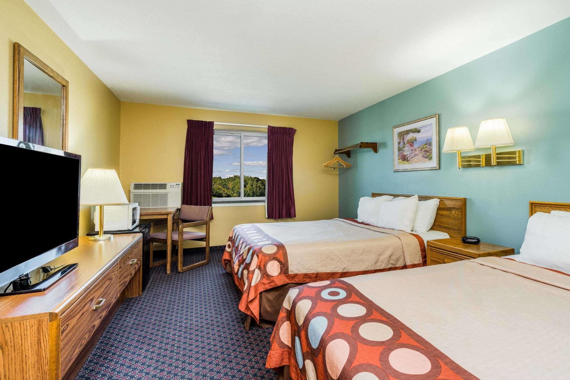 Super 8 By Wyndham Fergus Falls Екстериор снимка